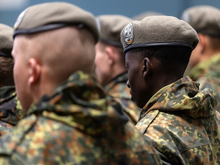 Генерал Бодеманн: в случае военного конфликта даже 60-летние граждане ФРГ должны быть интегрированы в оборону