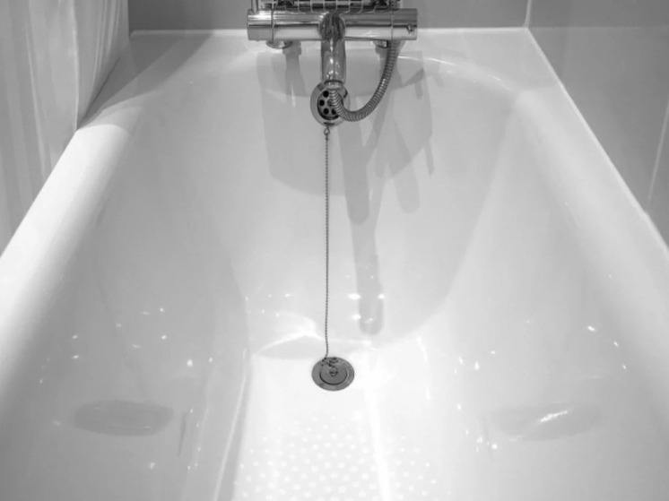 Под Новосибирском спасатели дважды помогли людям, застрявшим в ванне