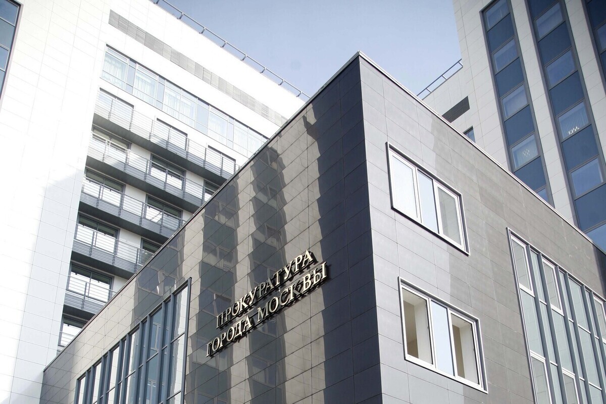 Московская пенсионерка, толкнувшая девочку в метро, не признала вину