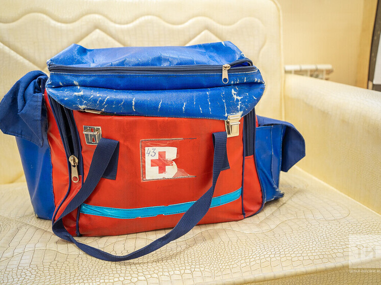 В больницу попали девушки в Казани при наезде иномарки на переходе