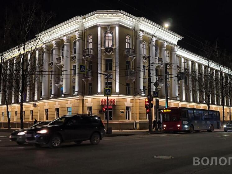 Общежитие Вологодского областного колледжа искусств украшает архитектурная подсветка