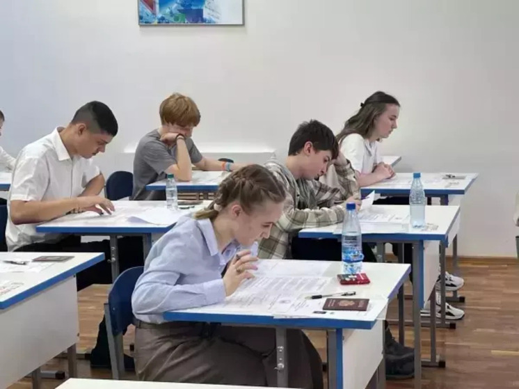 Донские школьники будут поступать в колледжи по результатам двух экзаменов