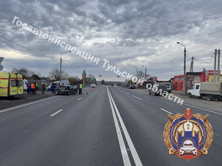 Из-за столкновения «Тойоты» и «ГАЗа» под Тулой пострадали четыре человека