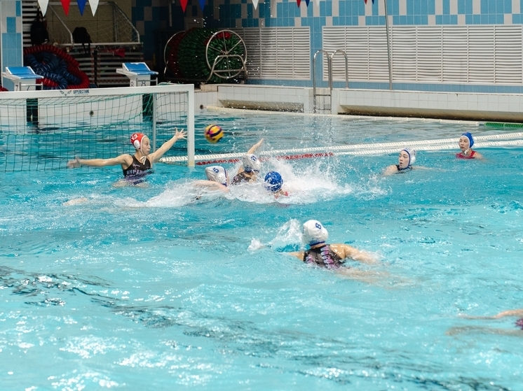 Нижегородские ватерполистки выиграли два матча подряд