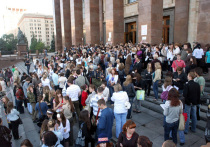 «Учиться за деньги» будет сложнее, потому что даже абитуриентам-платникам придется доказать свои способности к наукам — такой вывод можно сделать из очередного проекта приказа Минобрнауки РФ