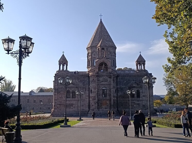 Пашинян продолжает аресты родственников Католикоса всех армян