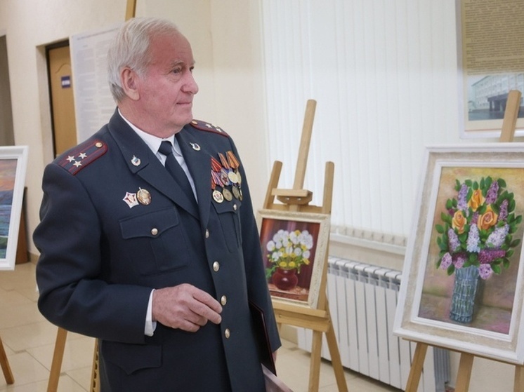 Картины ветерана органов внутренних дел представили в Пензе