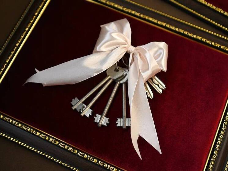 В Краснодаре детям-сиротам вручили ключи от 129 новых квартир