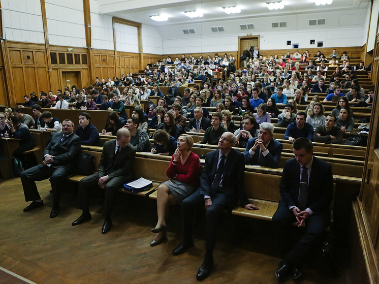 Минобрнауки: целевикам документы в вуз можно будет подать в Госуслугах или лично