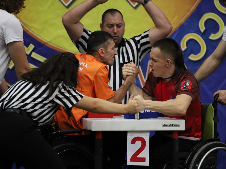 В Орле завершился Кубок России по армрестлингу среди спортсменов с ПОДА