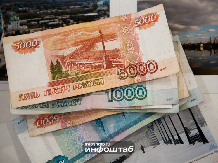 В Астрахани пенсионеру помогли вернуть деньги, отнятые мошенником