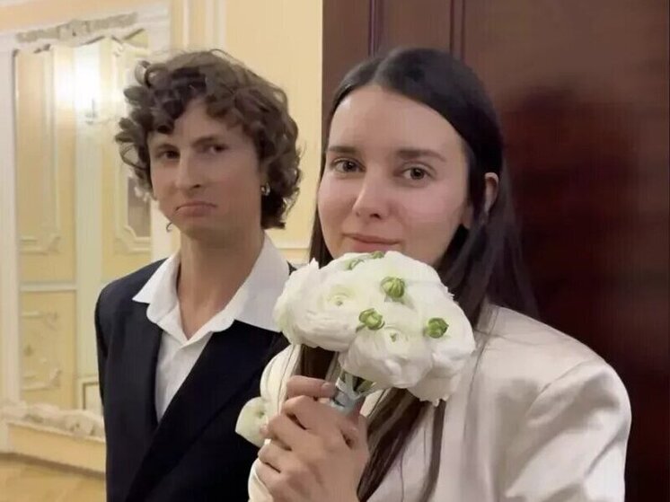 La giornalista Elena Konchalovskaya, figlia di Andrei Konchalovsky, divenne Kolskaya