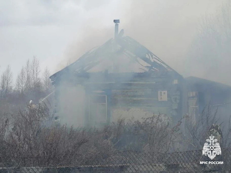 Человек пострадал при пожаре в жилом доме на Алтае