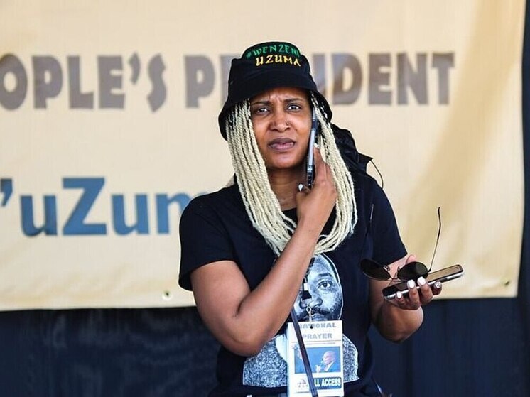 Дудузиле Зума-Самбудла, политик и дочь бывшего президента Южной Африки Джейкоба Зумы, не признала себя виновной в подстрекательстве к терроризму и общественному насилию в связи с массовыми беспорядками в 2021 году