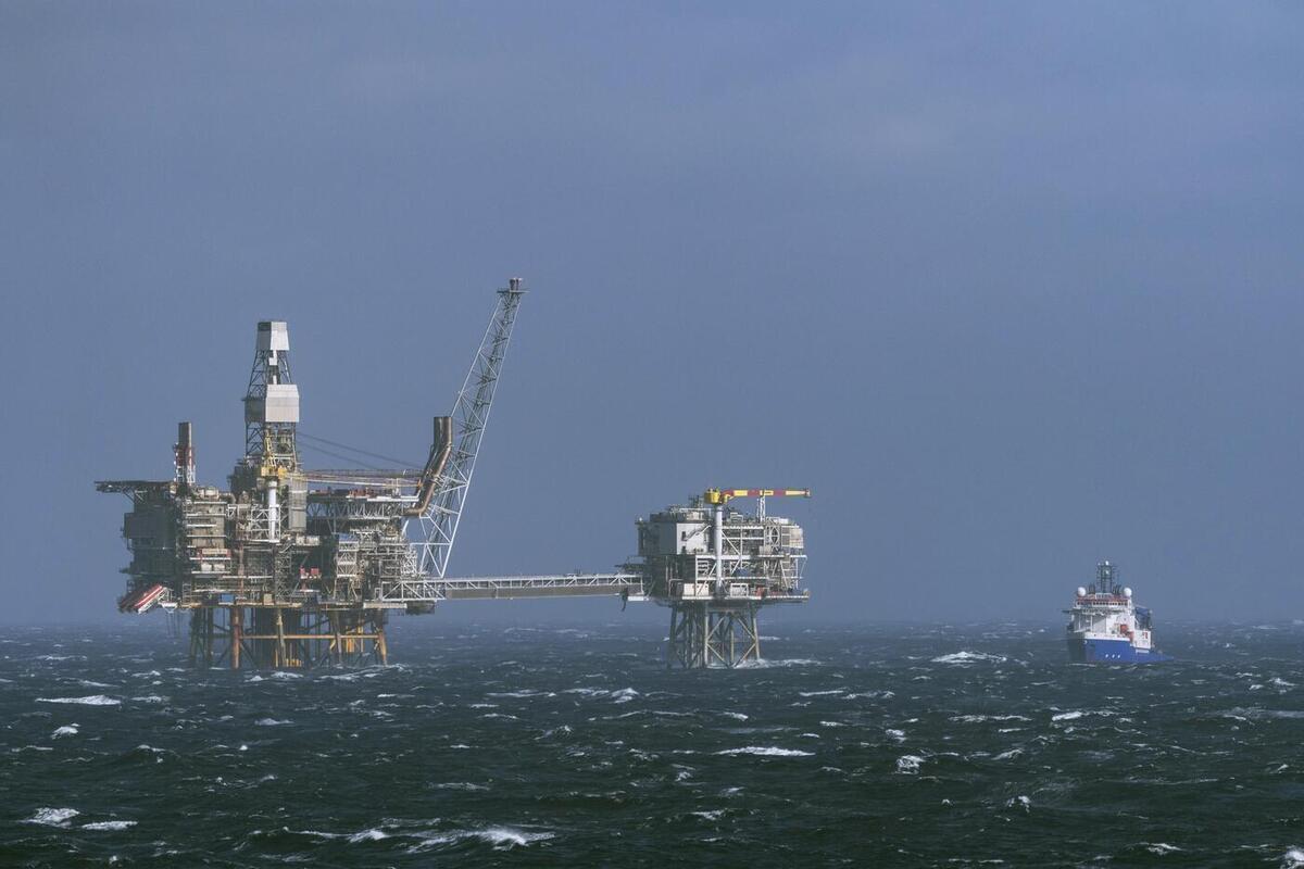 Британия готовит рейды и захваты нефтяных вышек у берегов России