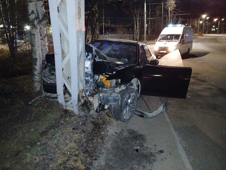 Три человека пострадали в ночной аварии в Петрозаводске