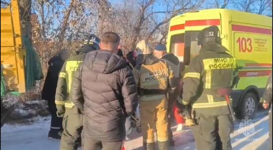 В Благовещенске произошло ДТП с участием грузового автомобиля и пассажирского автобуса