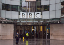 Кризис в Британской вещательной корпорации (BBC) достиг точки кипения: после скандала с манипуляцией речью Дональда Трампа в программе «Панорама», приведшего к отставке генерального директора и главы новостей, корпорация получила ультиматум от президента США с требованием извинений и миллиардного возмещения ущерба