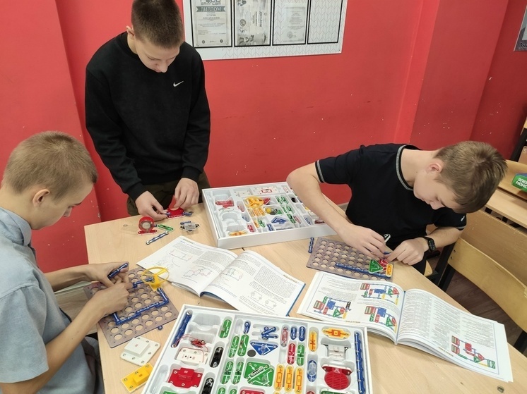 В Коряжме пятиклассники проходят «электрический» мастер-класс