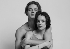 Фигуристка Евгения Медведева стала невестой: фото влюбленной пары