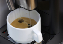 Современные исследования, как пишет польская Interia (статью перевели ИноСМИ), проливают свет на то, что действительно полезно для нашего мозга, а что может наносить ему вред. Ответы на эти вопросы оказываются иногда неожиданными и меняют привычные представления о здоровье нервной системы.