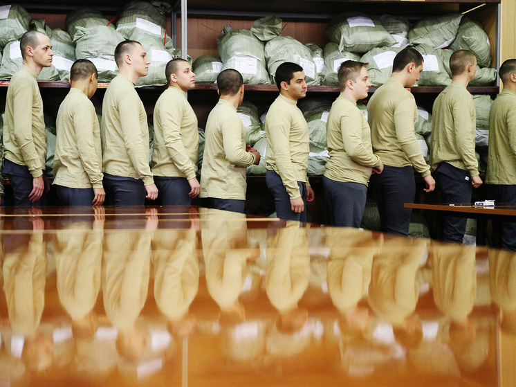 Праздник «100 дней до приказа» потерял свою актуальность: теперь призывать в армию на срочную службу будут в течение всего года