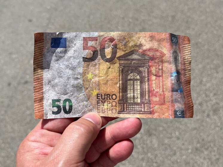 Гражданина Узбекистана задержали в Саратовской области за кражу 11 тысяч долларов