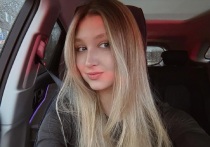 Выступающая в танцах на льду Ирина Хавронина покрасовалась в розовой юбке-пачке. 21-летняя фигуристка вдохновилась образом главной героини культового сериала «Секс в большом городе».