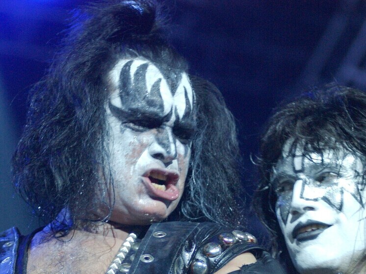Гитарист Kiss Эйс Фрейли скончался после падения