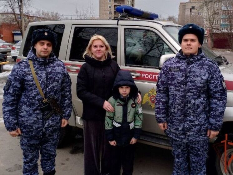 Росгвардейцы помогли потерявшемуся ребенку вернуться домой в Рубцовске