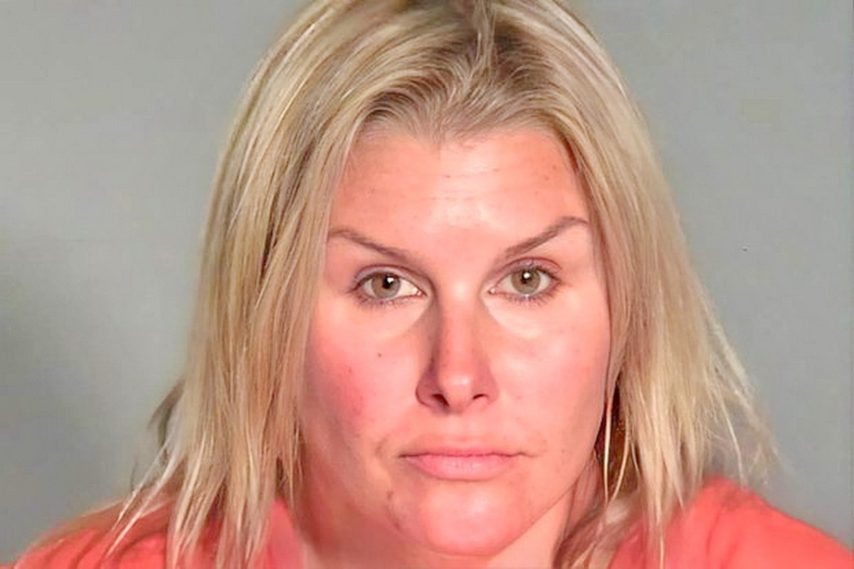 41-летняя учительница четыре раза изнасиловала 15-летнего школьника