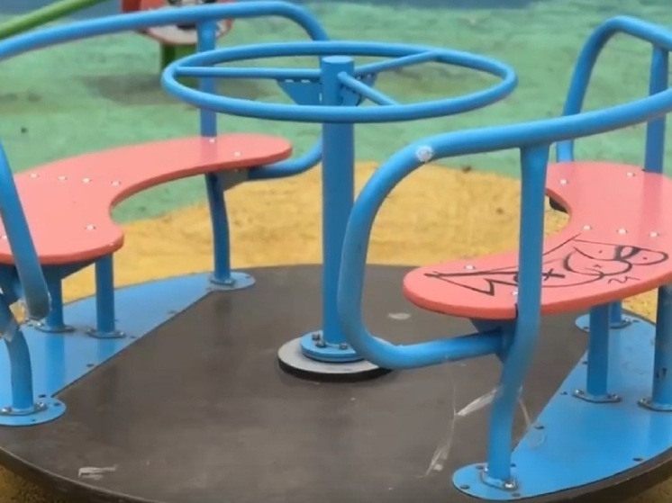 Во Мценске благоустроили детскую площадку на улице Машиностроителей