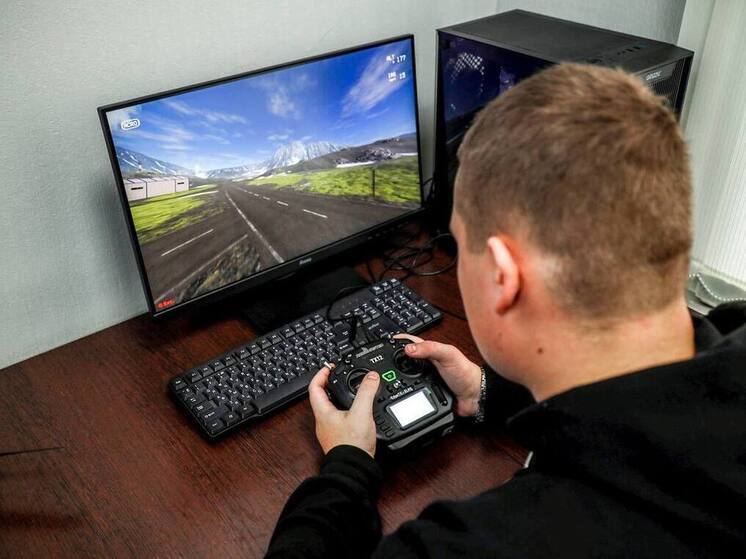 Новосибирская молодежь осваивает тактическую медицину и управление дронами