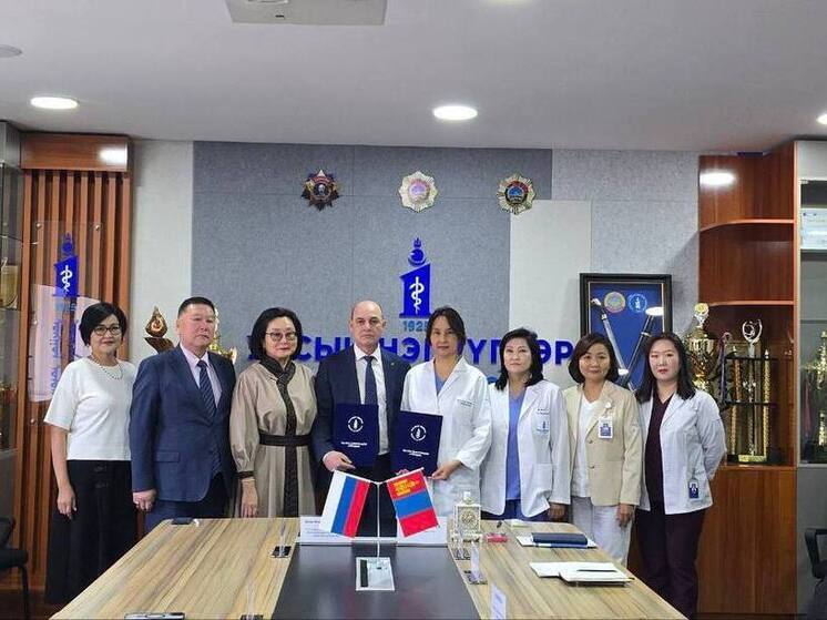 РКБ Улан-Удэ подписала соглашение о сотрудничестве с центральной больницей Монголии