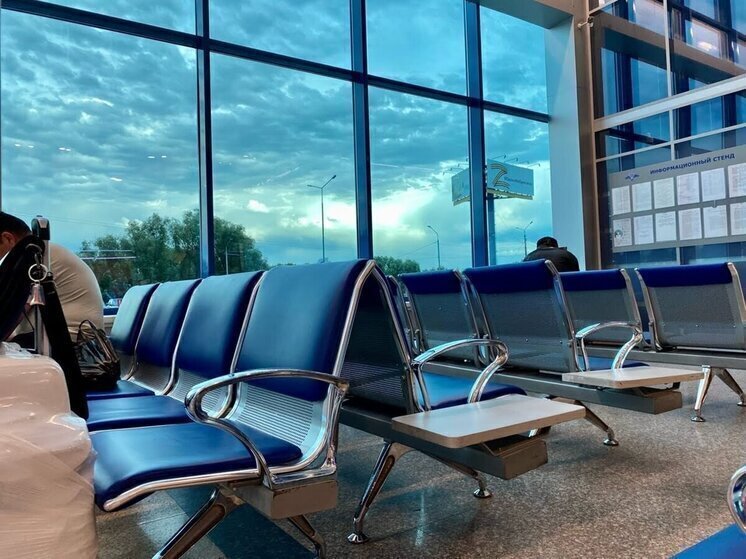 В Омске отменили авиарейс в Сургут и задержали самолёт до Москвы