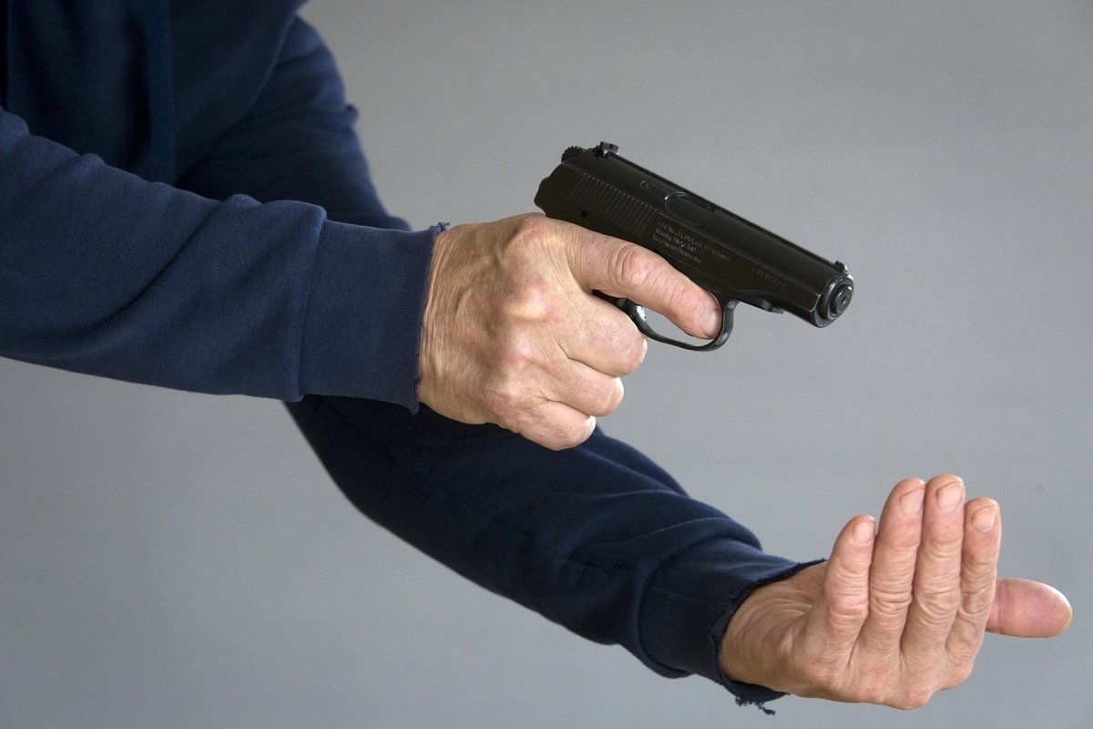 Стало известно, что на Украине мужчина открыл огонь по сотрудникам ТЦК