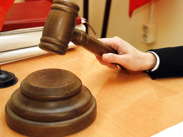 Политика из Владивостока суд обязал выплатить крупный штраф за пост о Второй мировой