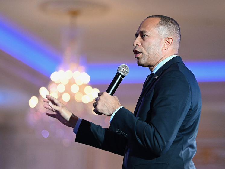 Либералы потребовали продлить действие налоговых льгот для планов здравоохранения