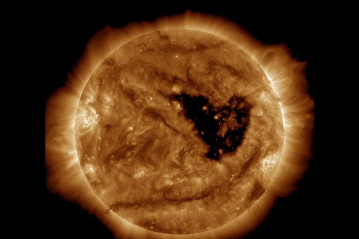 На Земле началась магнитная буря планетарного масштаба, после обеда ожидается более мощный удар