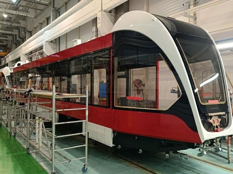 Самарцам продемонстрировали сборку новой партии трамваев «Львенок»