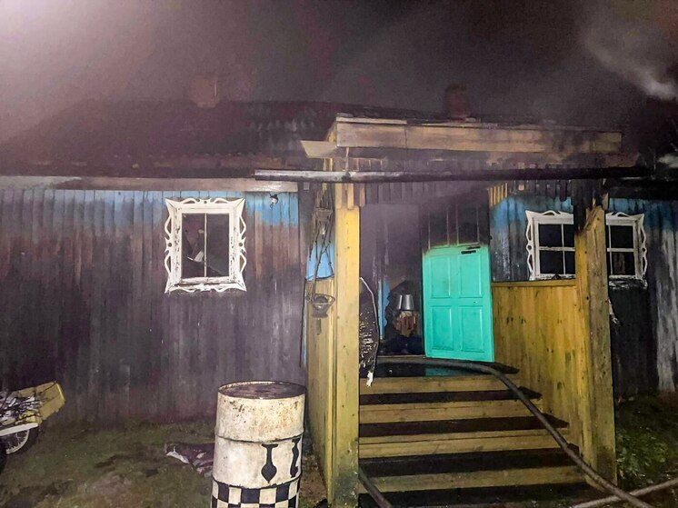 В Коношском районе при пожаре в частном доме погибли два человека