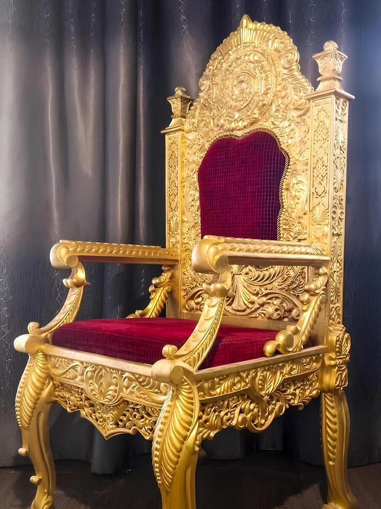 В Самаре продают золотой трон ручной работы за 390 тысяч рублей