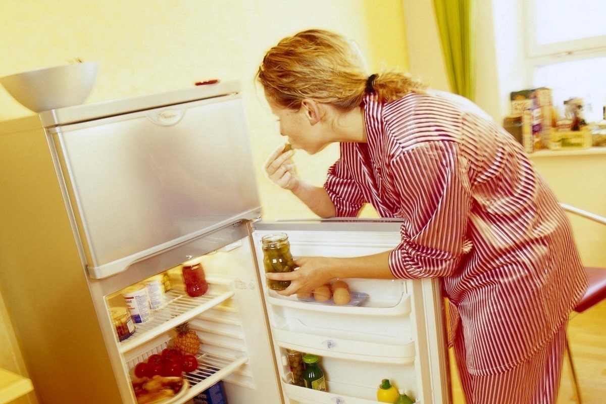 Россиян предупредили об опасности «ночного дожора»