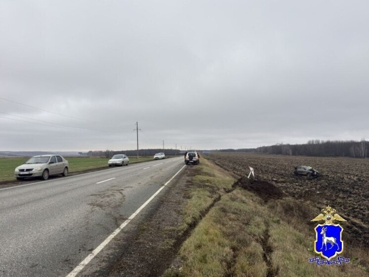 Водитель «Приоры» потерял управление и опрокинулся в Самарской области 11 ноября