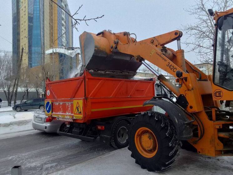 Мэр Улан-Удэ поручил организовать уборку снега в круглосуточном режиме