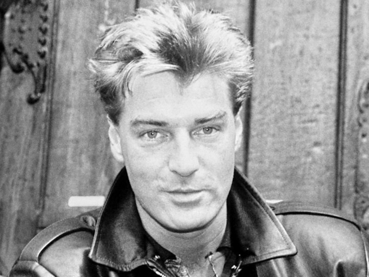 Экс-лидер британской группы Living In A Box Дэрбишир умер в возрасте 65 лет