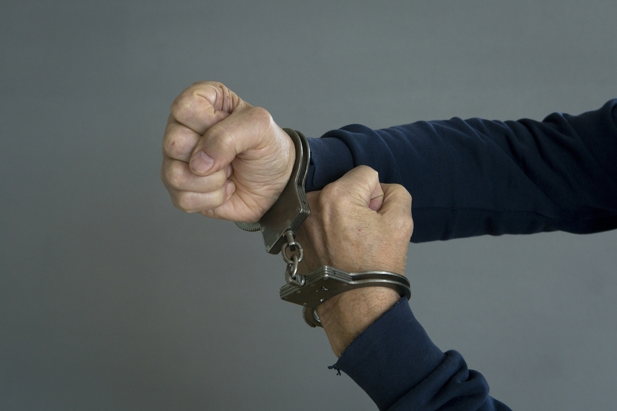 В Чите сотрудник СИЗО получил шесть лет за взятки и контрабанду телефонов