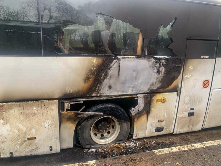 Автобус загорелся на трассе в Котласском округе