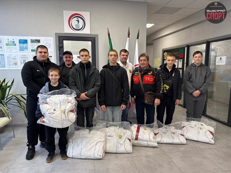 Запорожские тяжелоатлеты получили новую экипировку