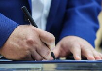 Король Испании Филипп VI и председатель КНР Си Цзиньпин подписали в среду соглашения о языковых обменах и других областях, поскольку обе стороны пообещали укреплять свое сотрудничество